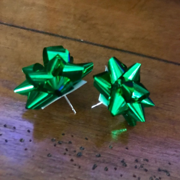 Mini Holiday metallic green Bow Earrings pierced - Picture 3 of 8